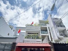 Nhà hẻm — Hoàng Diệu, Xóm Chiếu, Quận 4 — 104m² · ngang 4.2m · 3 tầng — 30 tỷ