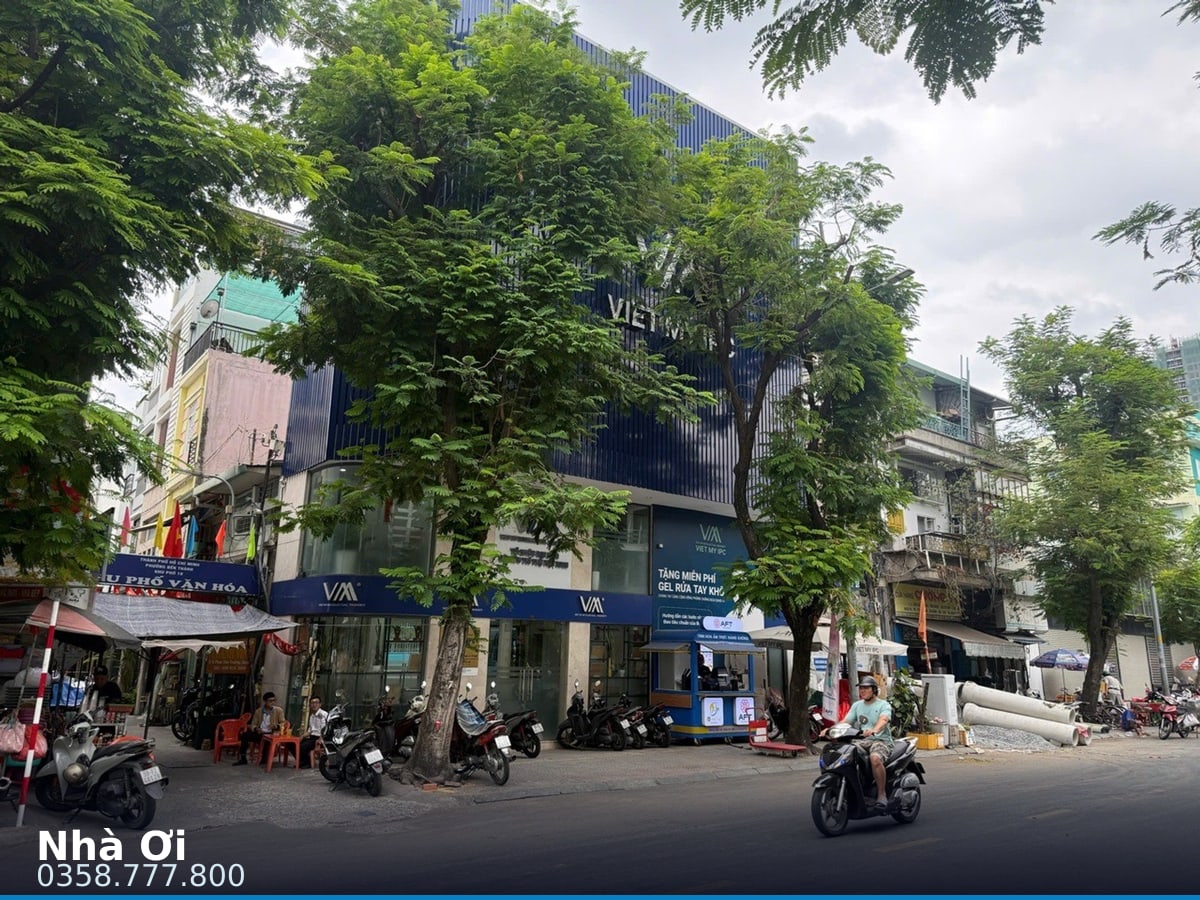 Nhà mặt tiền — Phan Văn Trường, Bến Thành, Quận 1 — 42m² · ngang 13.5m · 5 tầng — 30,3 tỷ